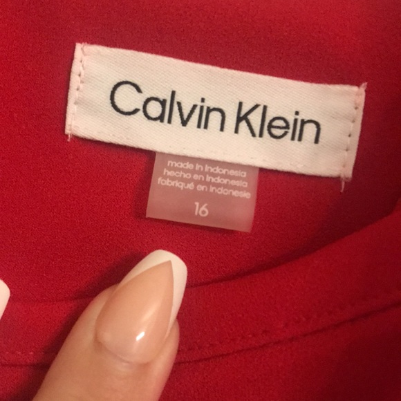 Red Calvin Klein - Picture 4 of 4